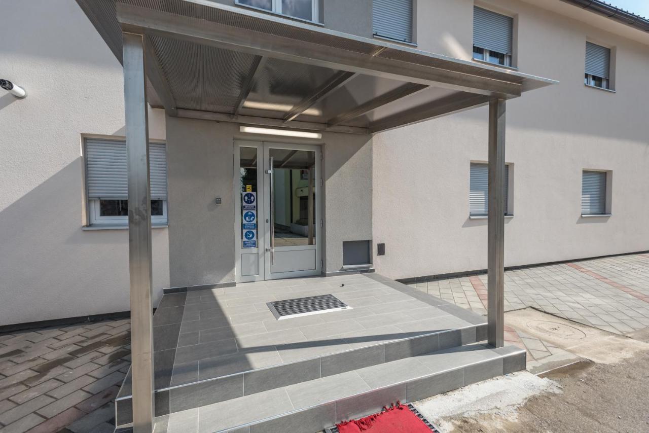 Vila Safir Loznica Esterno foto